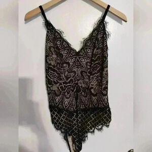 Unbranded lacy body suit